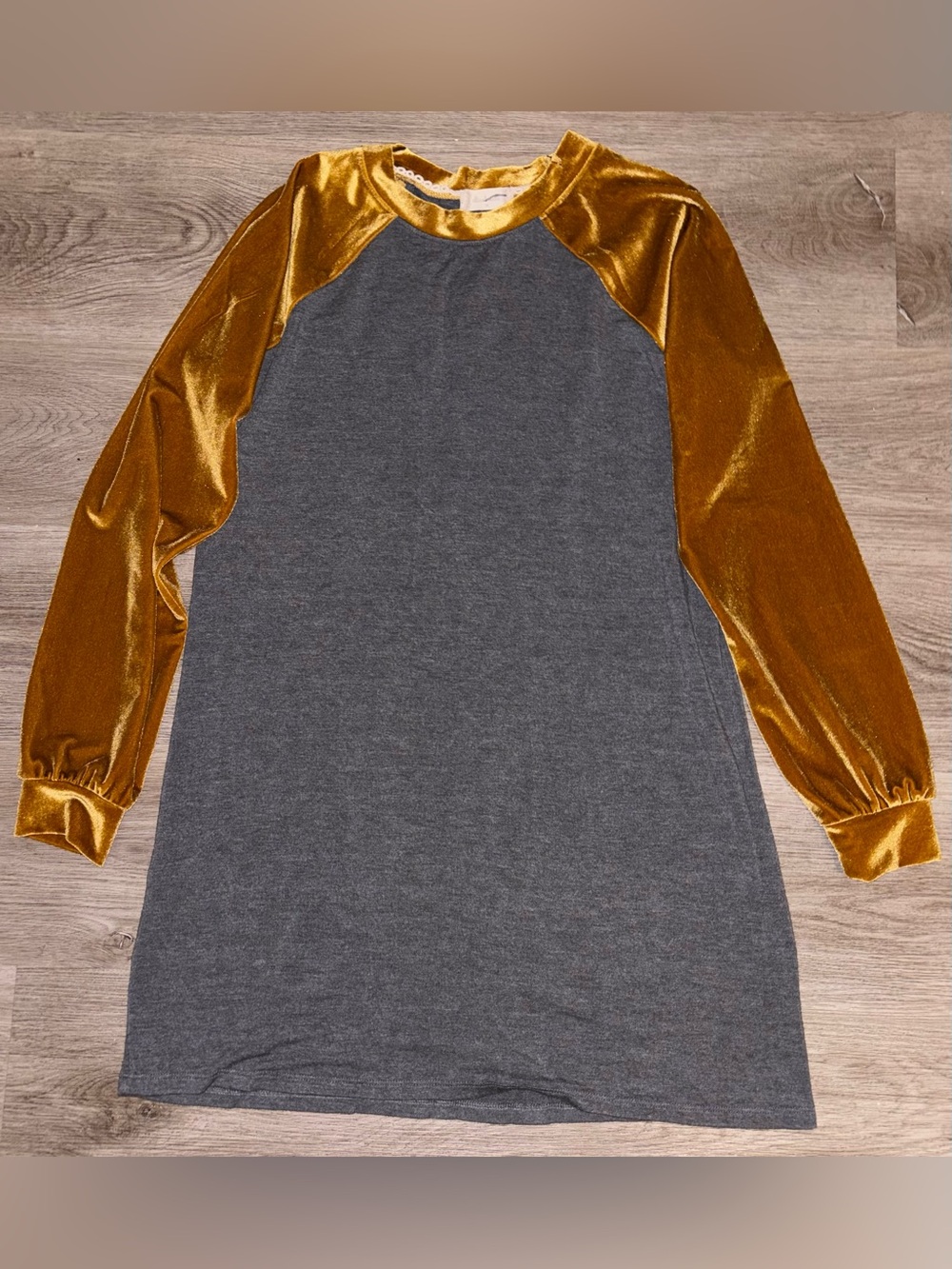 Altar'd State mustard gold velvet trim top with gray body